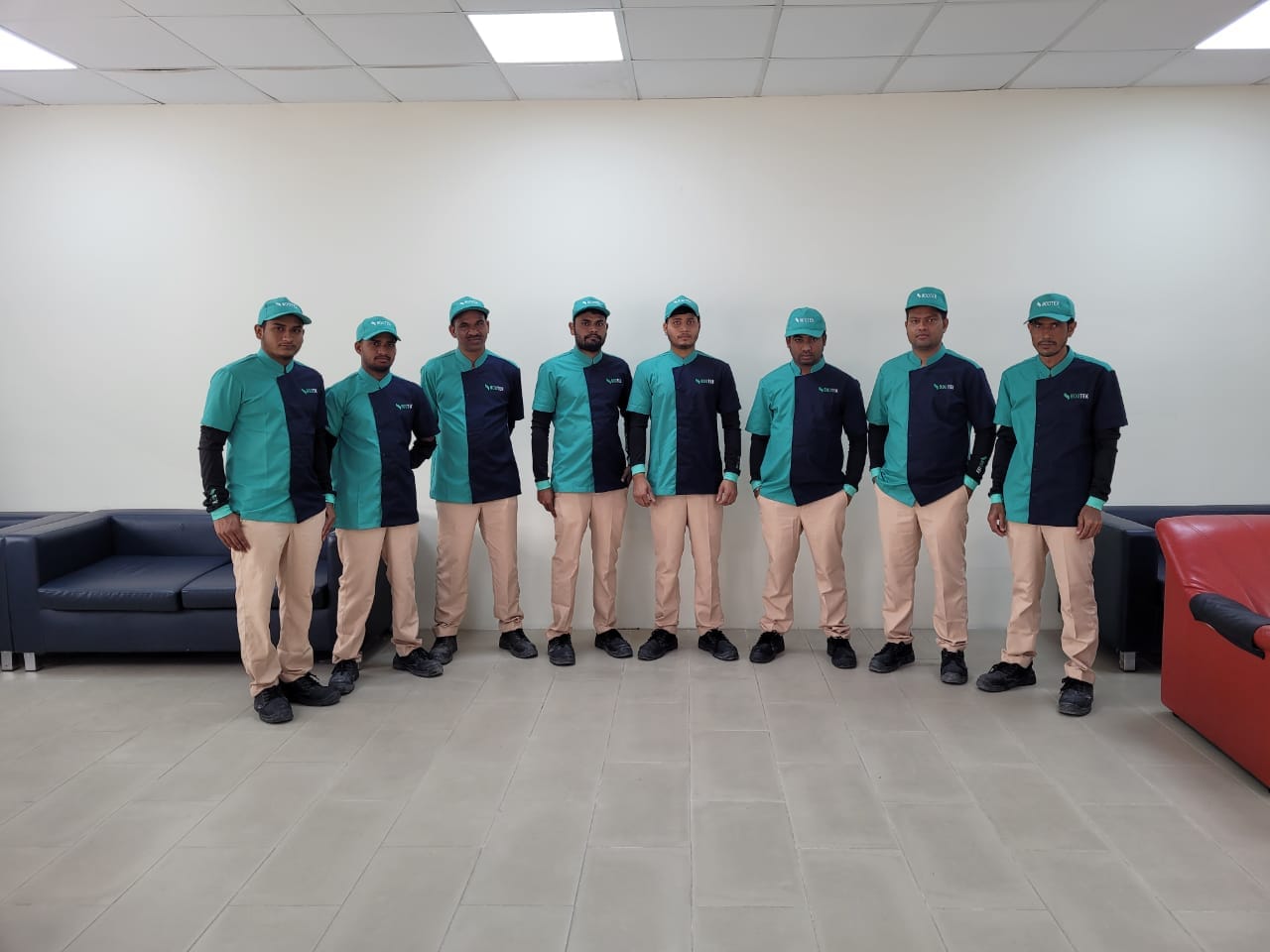 17b71fff 58c4 405b b1a3 60d3bedc2065