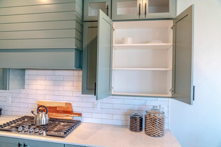 Kitchen Cupboard Spray Painters banner 768x512