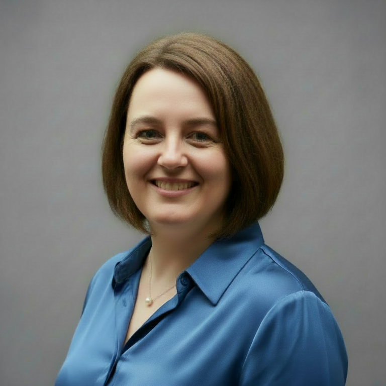 Wendy head shot website 768x768