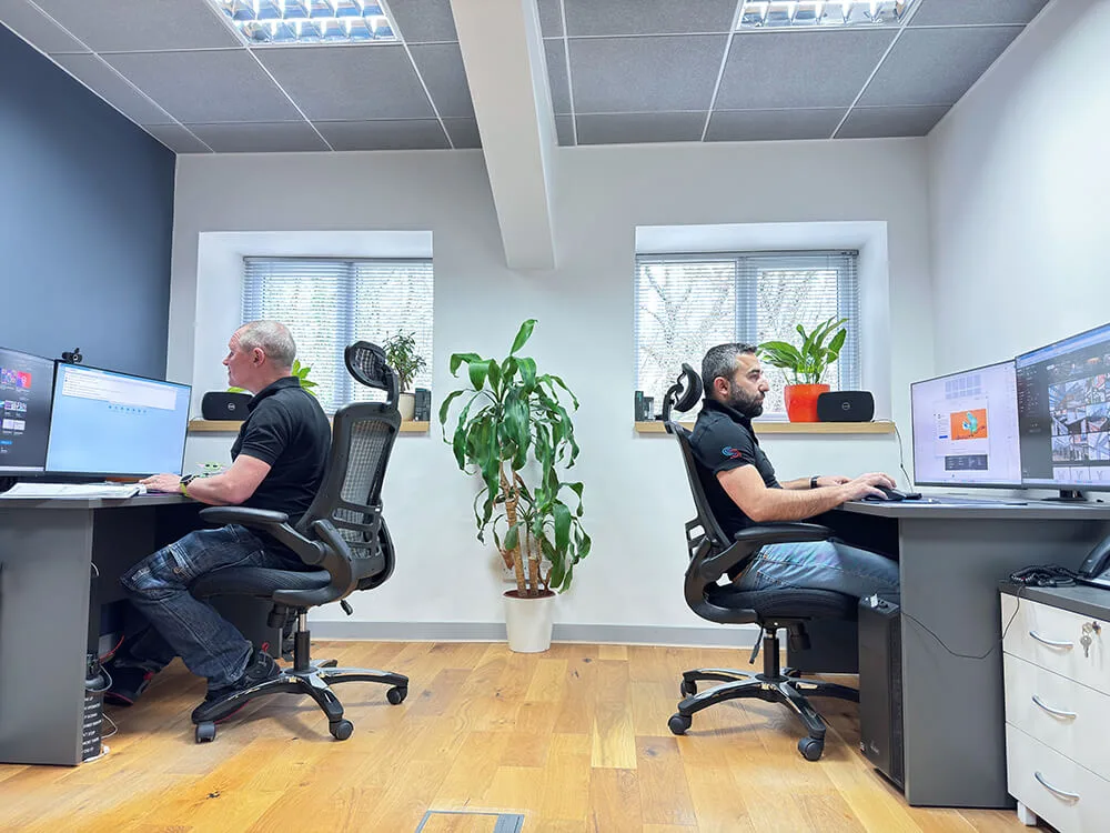 loose connections office 1A.jpg