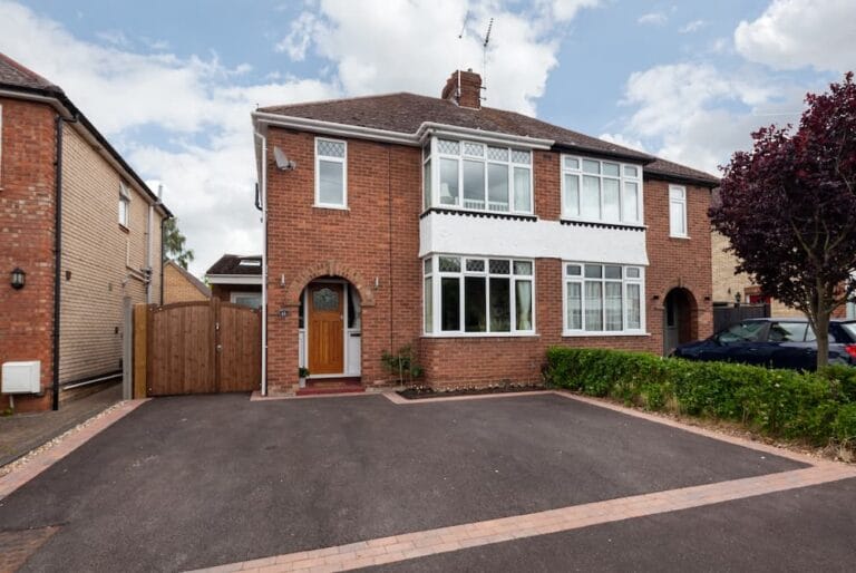 shutterstock 2228987545 1 1 768x514