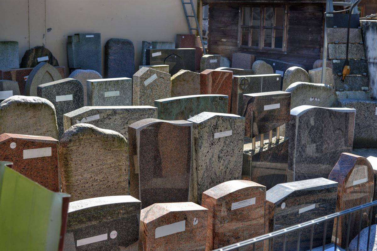 Robertson Memorials