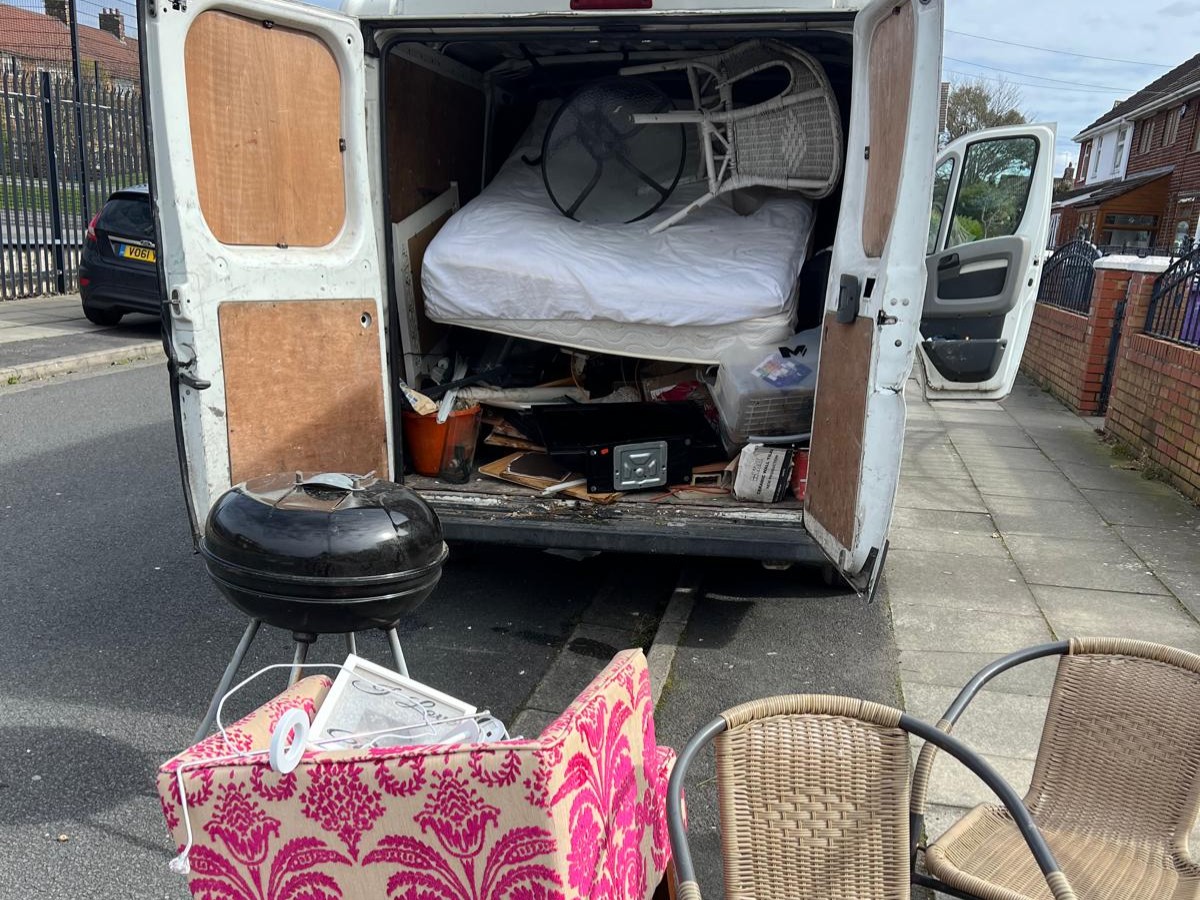 Van and a Man South Removals Liverpool — photo 2